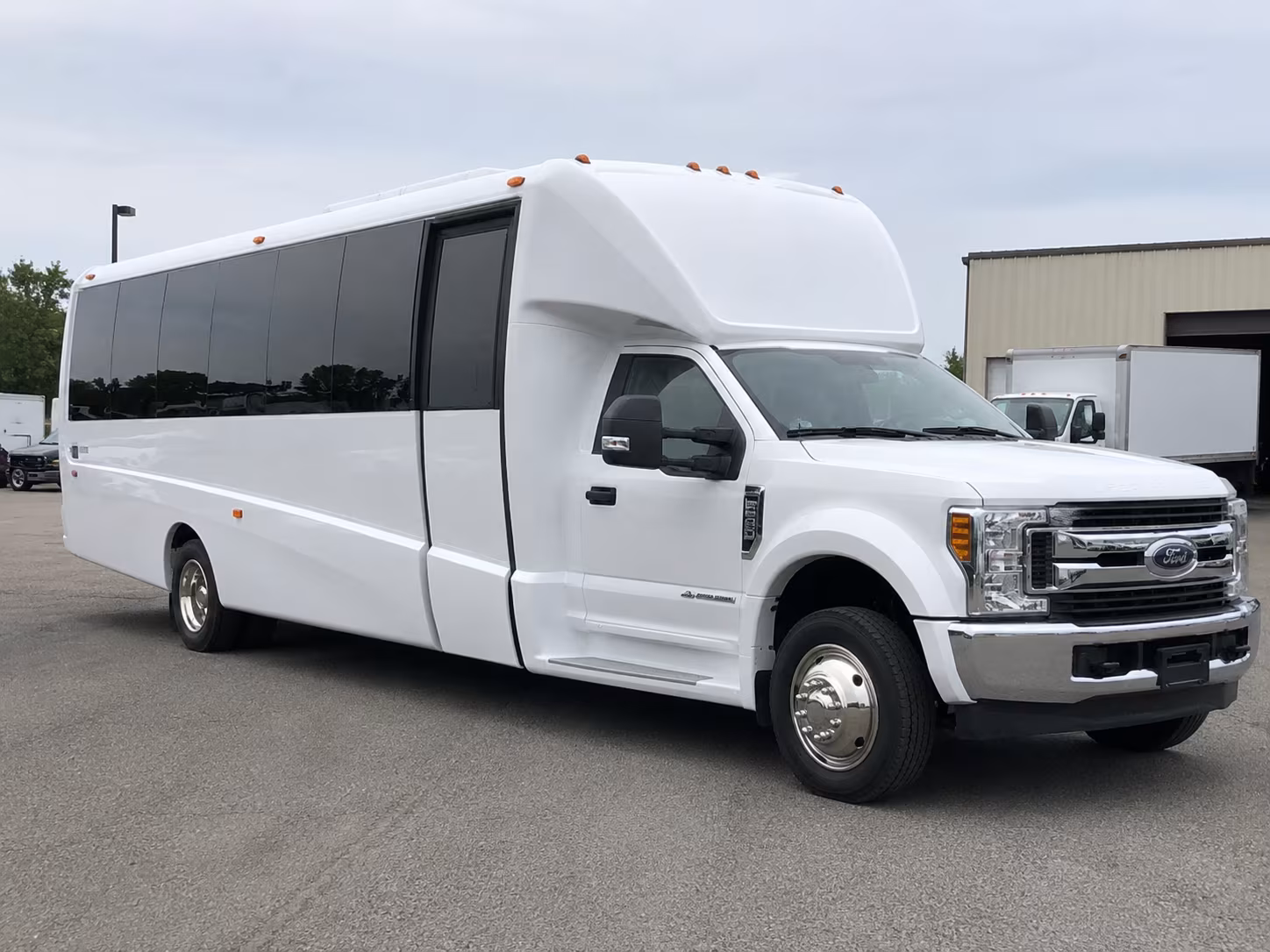 corporate and convention buses in kalamazoo