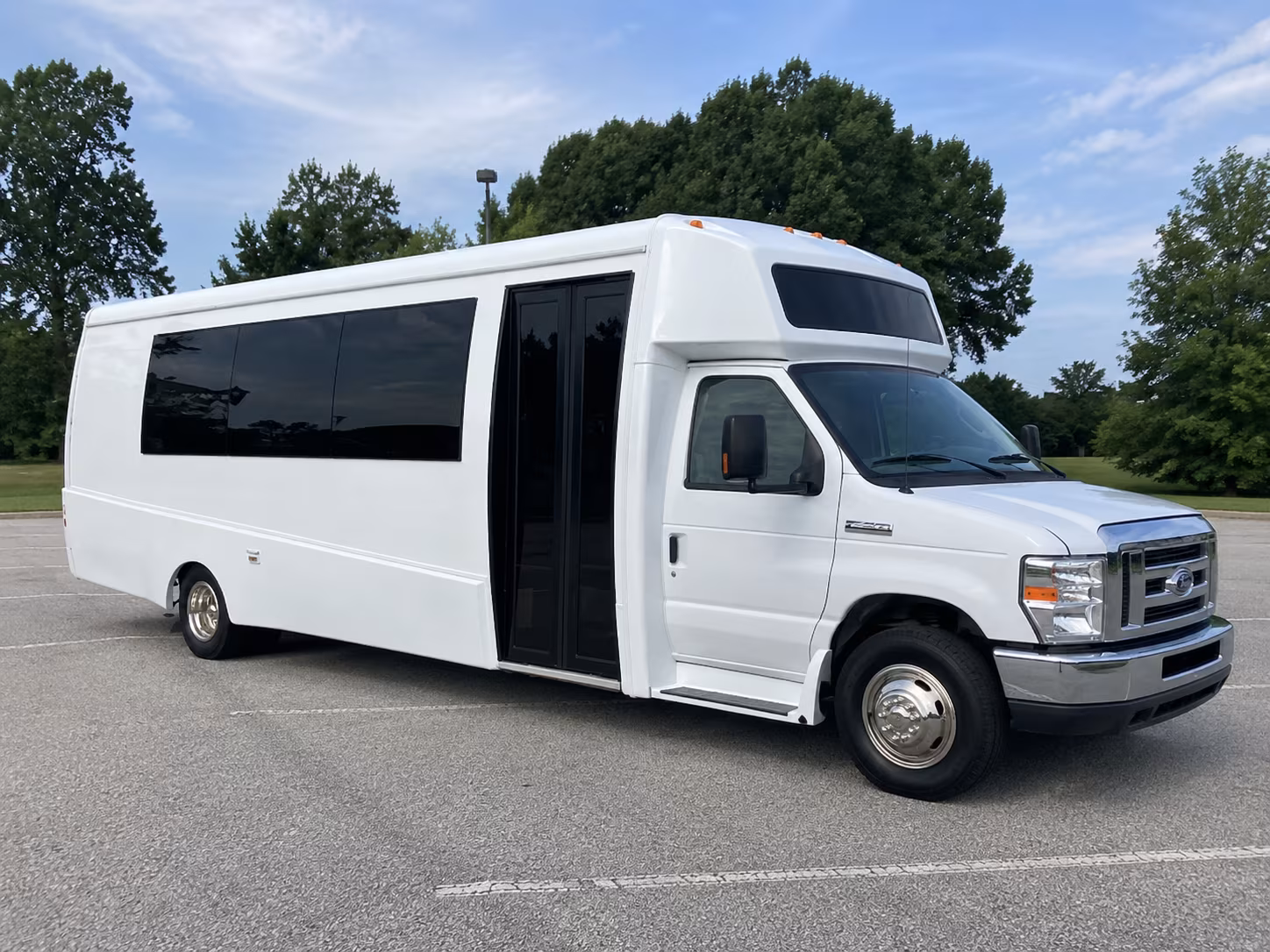 kalamazoo 18 passenger party bus