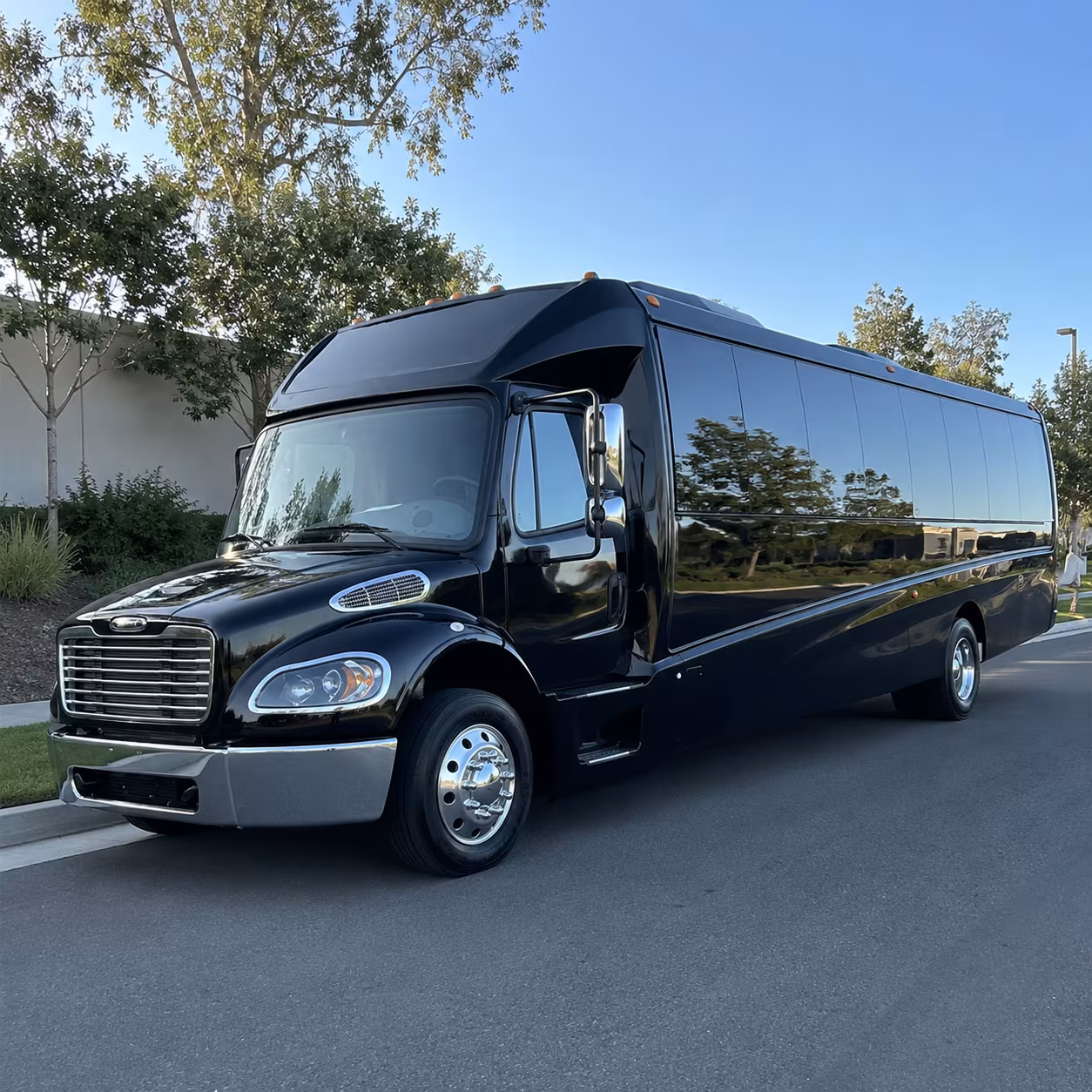 kalamazoo 28 passenger minibus