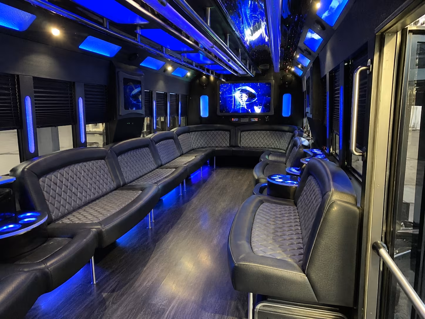 kalamazoo 28 passenger party bus interior