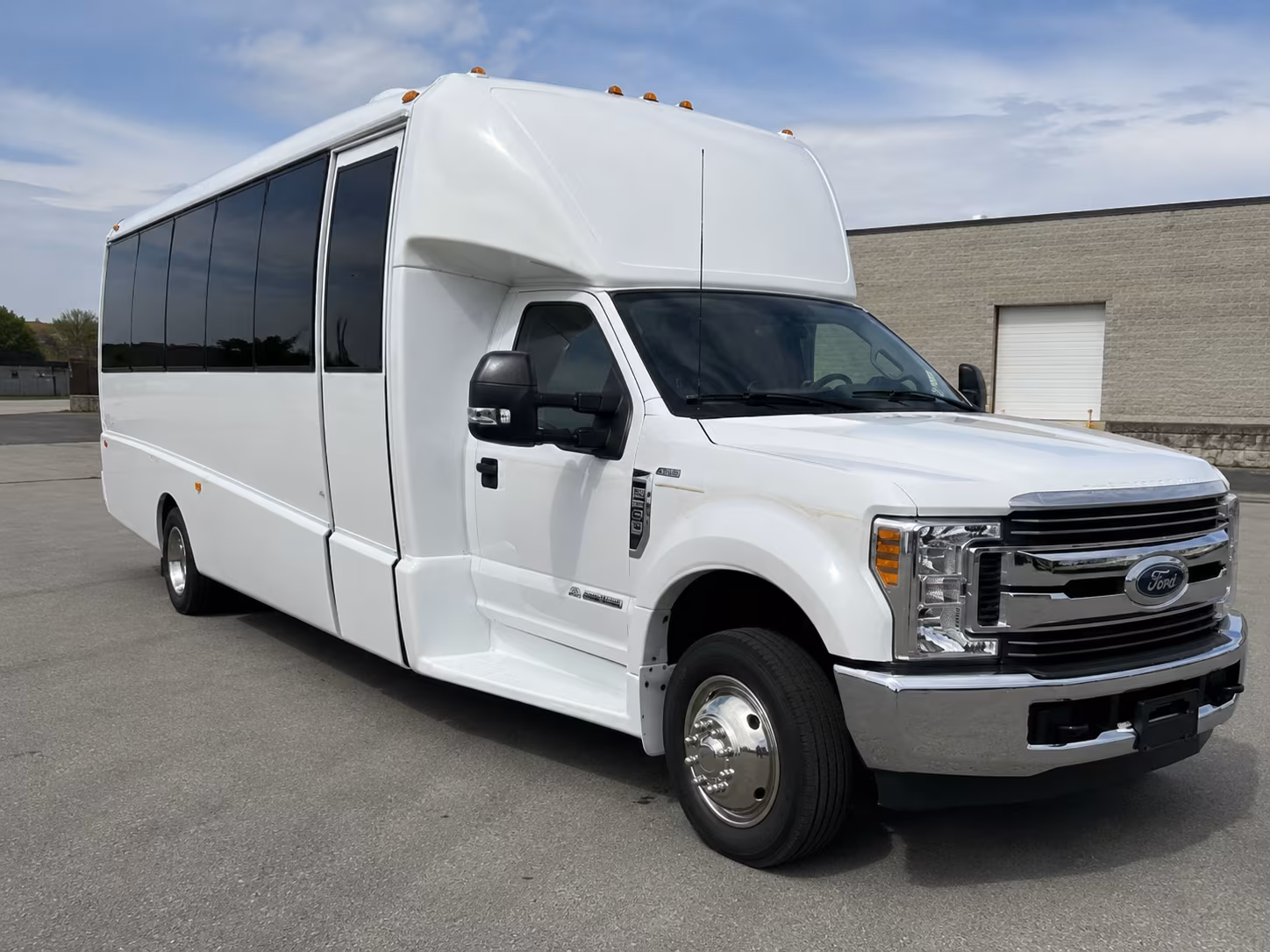 school field trip and group outing buses in kalamazoo